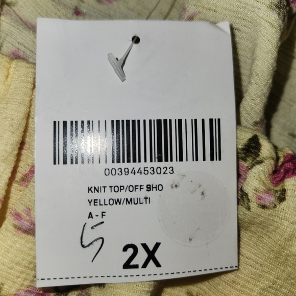 NWT Forever 21 Butter Yellow Top Pink Roses Size 2X On/Off Shoulder Ruffle Neck - Picture 12 of 13